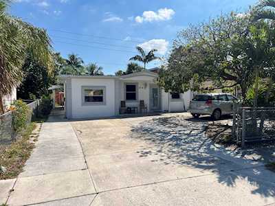 204 Jackson Avenue Green Acres, FL 33463