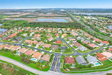 935 NW 197th Ter Pembroke Pines, FL 33029