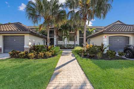 5528 Palmer CIRCLE #202 Bradenton, FL 34211