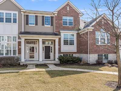 2525 Dunraven Ave Naperville, IL 60540