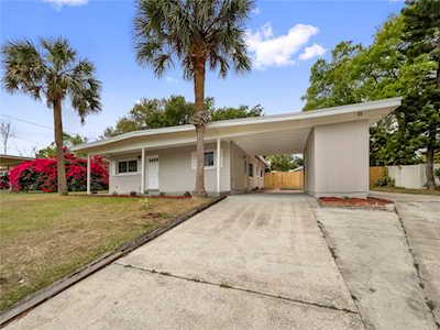 525 17th St NE Winter Haven, FL 33881