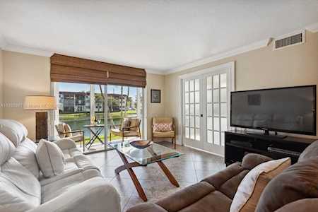 381 S Hollybrook Dr #107 Pembroke Pines, FL 33025