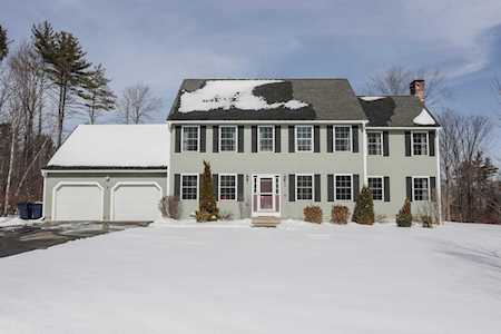 39 Bradford Circle Hillsborough, NH 03244