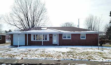 1128 W Beech St Chillicothe, IL 61523
