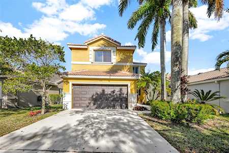 936 Phoenix Way Weston, FL 33327