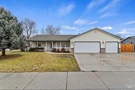 560 E Brown Bear St. Meridian, ID 83646-4415