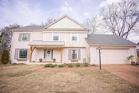 8326 Shady Creek Dr Germantown, TN 38138