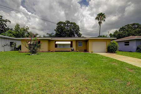 815 Glen Oak E Clearwater, FL 33759