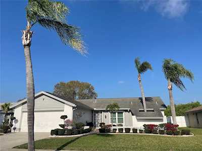 2823 Windridge Dr Holiday, FL 34691