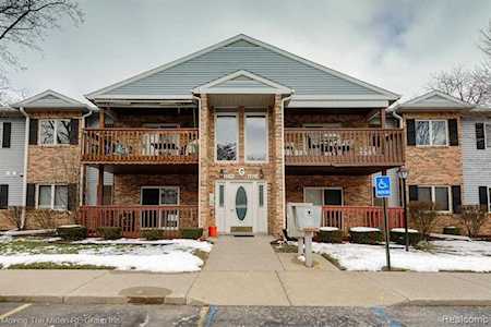 1174 Shoemaker Dr Westland, MI 48185