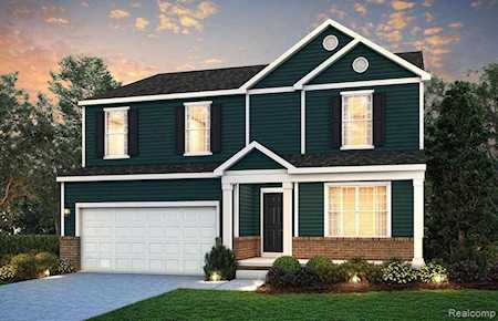 24516 Jade Dr Farmington, MI 48336