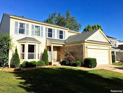3302 Turnberry Ln Ann Arbor, MI 48108