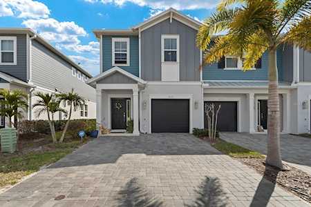 2872 Grand Kemerton PLACE Tampa, FL 33618