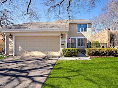1558 Woodhaven St Wheaton, IL 60189