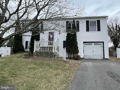 6 Ships Ct Barnegat, NJ 08005
