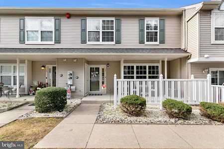 107 Tanglewood Dr Sicklerville, NJ 08081