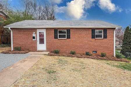 1405 Bethlehem Lane Winston Salem, NC 27105