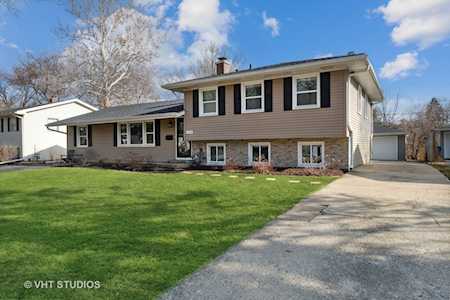 524 Spruce Dr Naperville, IL 60540
