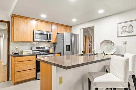 2750 Paseo Rio Way Sacramento, CA 95827