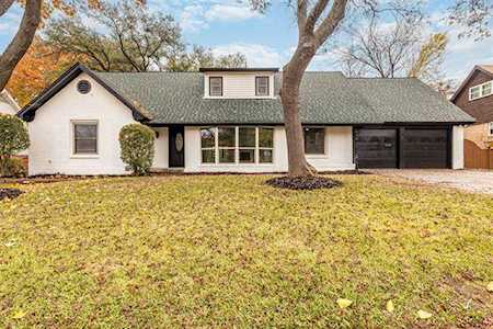 5517 Woodway Drive Fort Worth, TX 76133
