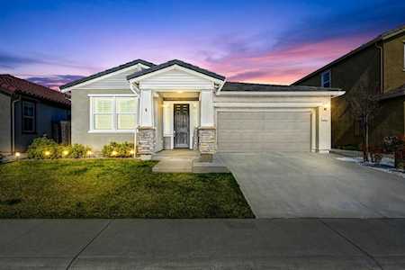 6089 Twin Suns Street Roseville, CA 95747