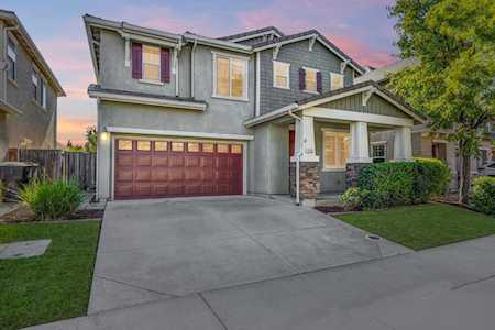 2533 Kinsella Way Roseville, CA 95747