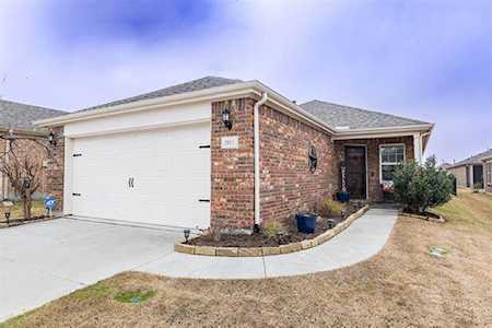 1913 Breezy Lane Frisco, TX 75036