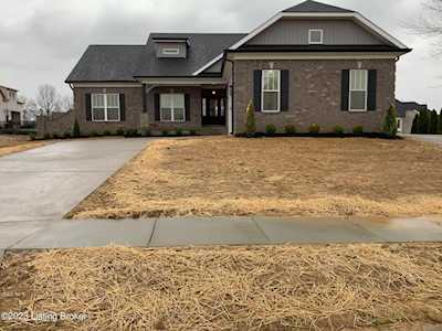5103 Coachlight Ct Louisville, KY 40299