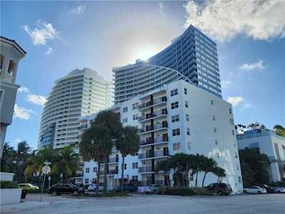 3000 Riomar St #407 Fort Lauderdale, FL 33304