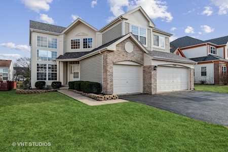 2308 Feldott Ln Naperville, IL 60540