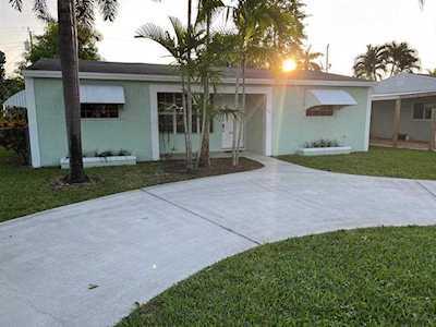 1111 N 31st Court Hollywood, FL 33021