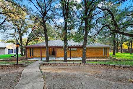 2309 Los Robles Street Grapevine, TX 76051