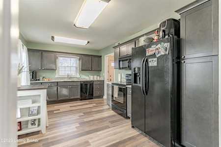 1705 Lakeside Dr Shelbyville, KY 40065