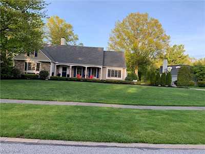 1525 Prince Charles Ave Westlake, OH 44145