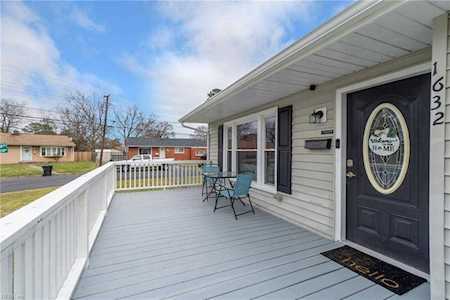 1632 Hedgerow Dr Virginia Beach, VA 23455