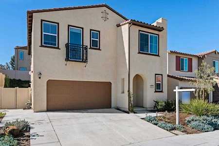 878 Brookdale Dr Vista, CA 92081