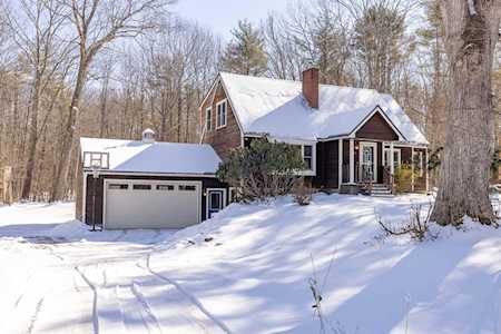 15 Moharimet Dr Madbury, NH 03823