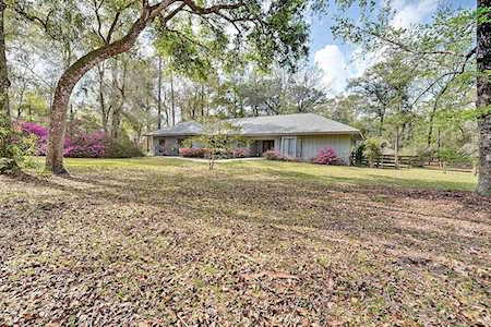 22347 Golden Retriever Ln Brooksville, FL 34601