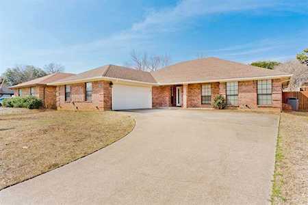 3613 Chittam Lane Bedford, TX 76021