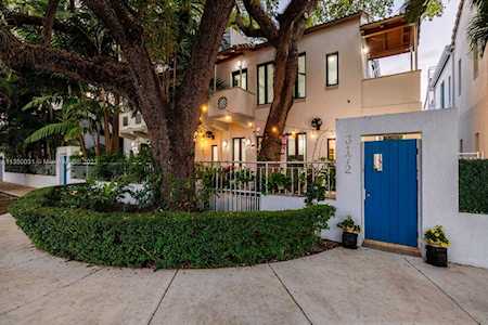 3172 Jackson Ave #6 Miami, FL 33133