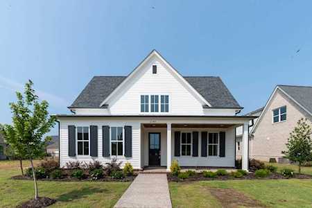 2145 N Greenbrier Lakes Blvd Piperton, TN 38017