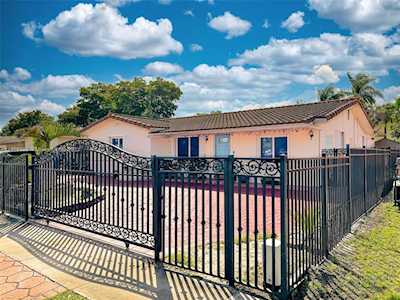3701 NW 78th Ave Davie, FL 33024