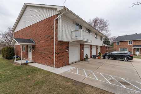 42039 Toddmark Ln Clinton Twp, MI 48038
