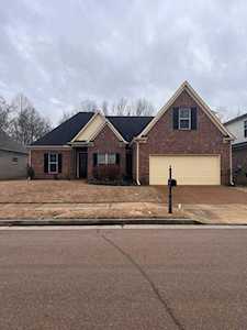7941 Country Lake Dr Bartlett, TN 38133