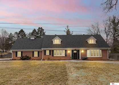 9462 Dewey Circle Omaha, NE 68114