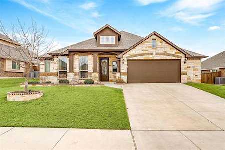 1118 Destrehan Drive Burleson, TX 76028