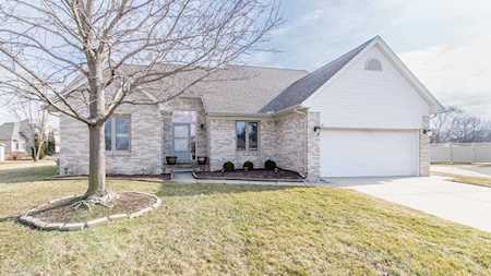 17939 Anna Ct Macomb, MI 48044