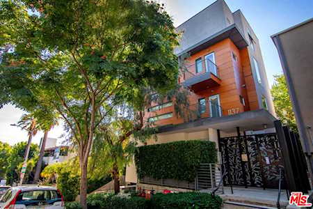 1137 Hacienda Place #103 West Hollywood, CA 90069