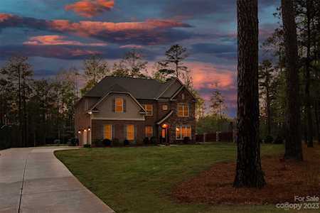 4945 River Oaks Rd Lake Wylie, SC 29710