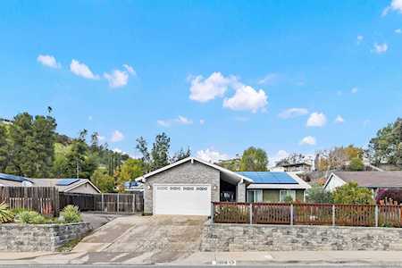 10210 Centinella Dr La Mesa, CA 91941